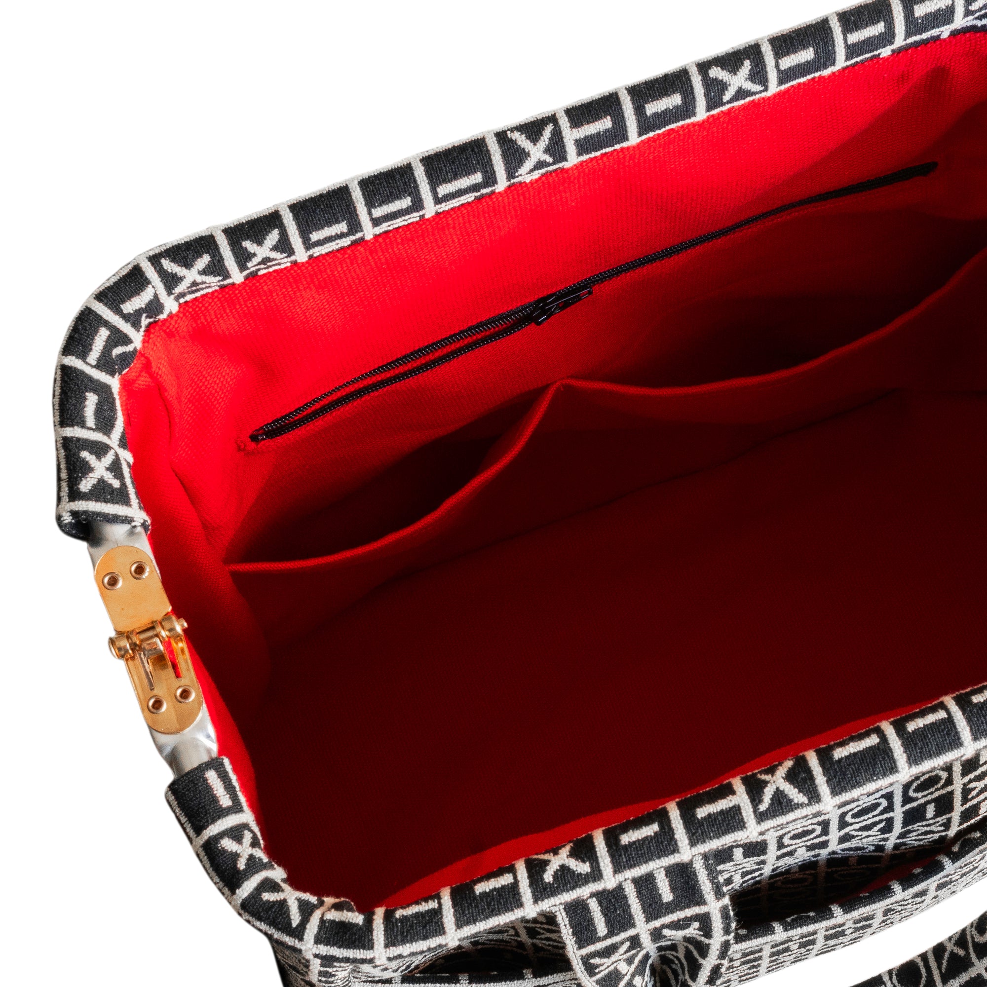 XO CARPET BAG